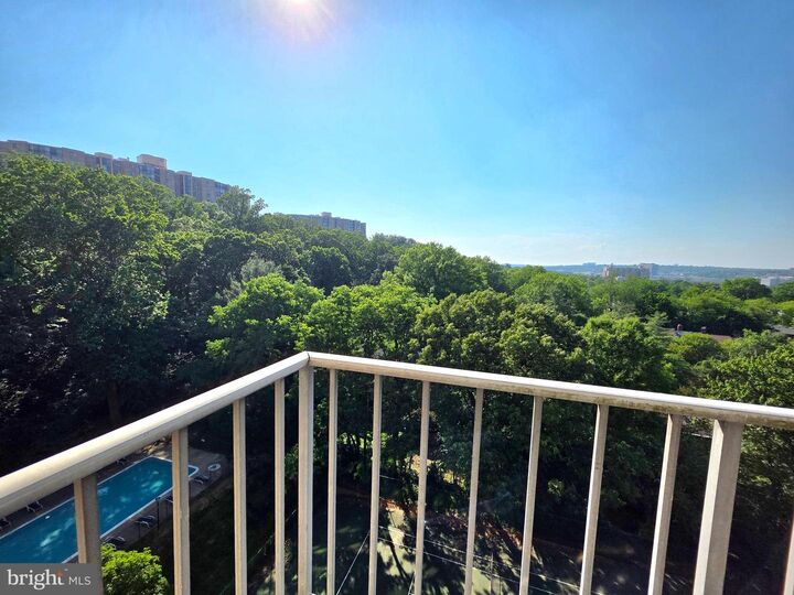 Property Photo:  2059 Huntington Avenue 1100  VA 22303 
