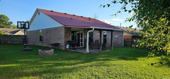 Property Photo: 3913 Kingsberry Drive AR 72956