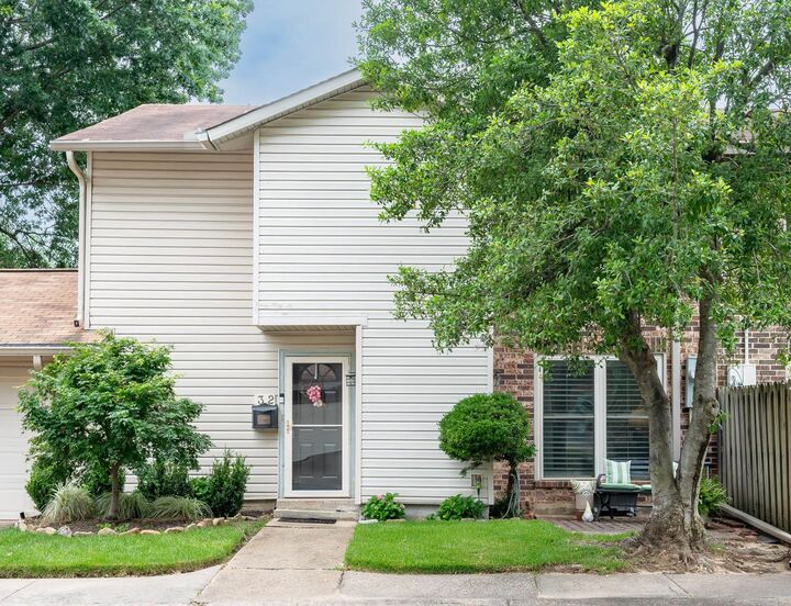 Property Photo: 32 Hampshire Circle AR 72212