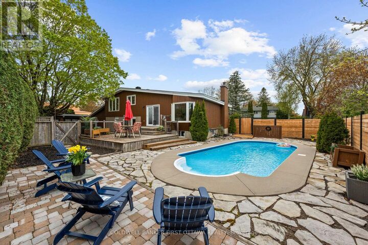 Property Photo:  14 Cramer Drive  ON K2H 5X4 