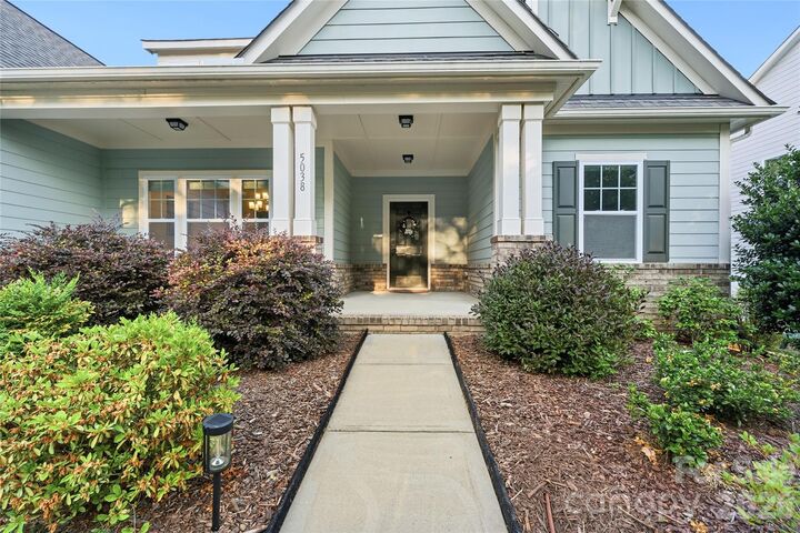 Property Photo:  5038 Stonehill Lane  NC 28104 