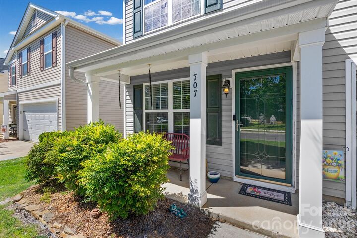 Property Photo:  707 Waterlemon Way  NC 28110 