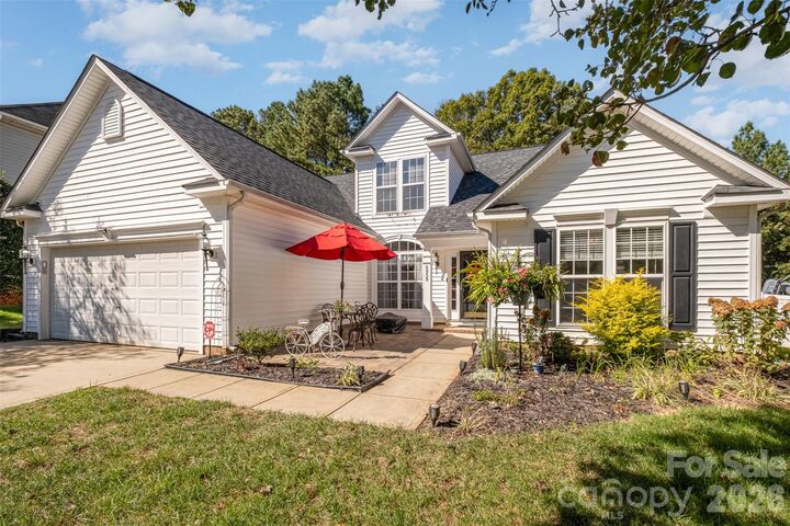 Property Photo:  6859 Lakecrest Court  NC 28037 