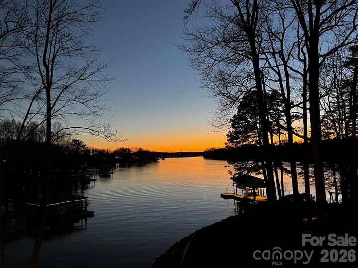 Property Photo:  119 Farley Lane  NC 28166 