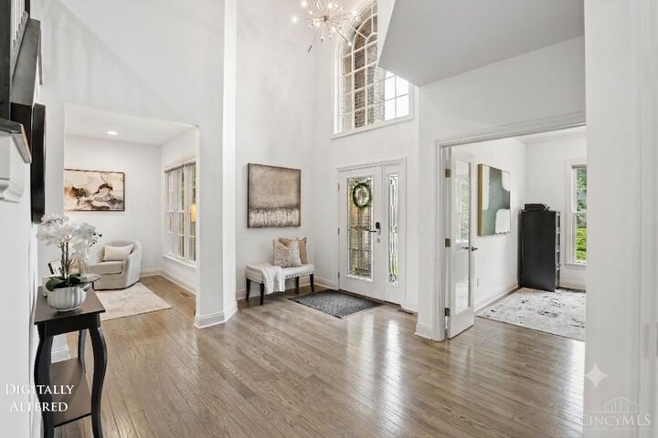 Property Photo: 431 Trailview Court OH 45244