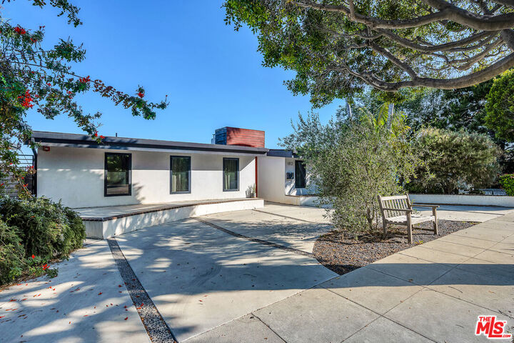 Property Photo: 1812 Navy St CA 90405