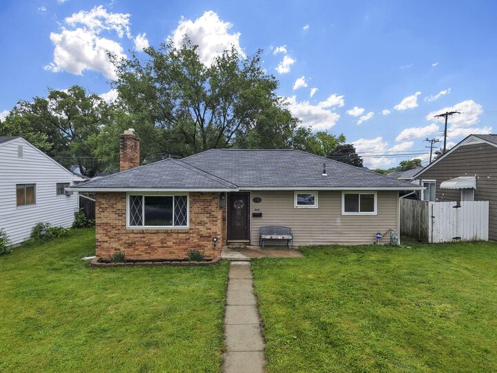 Property Photo:  126 Oxley Road  OH 43228 