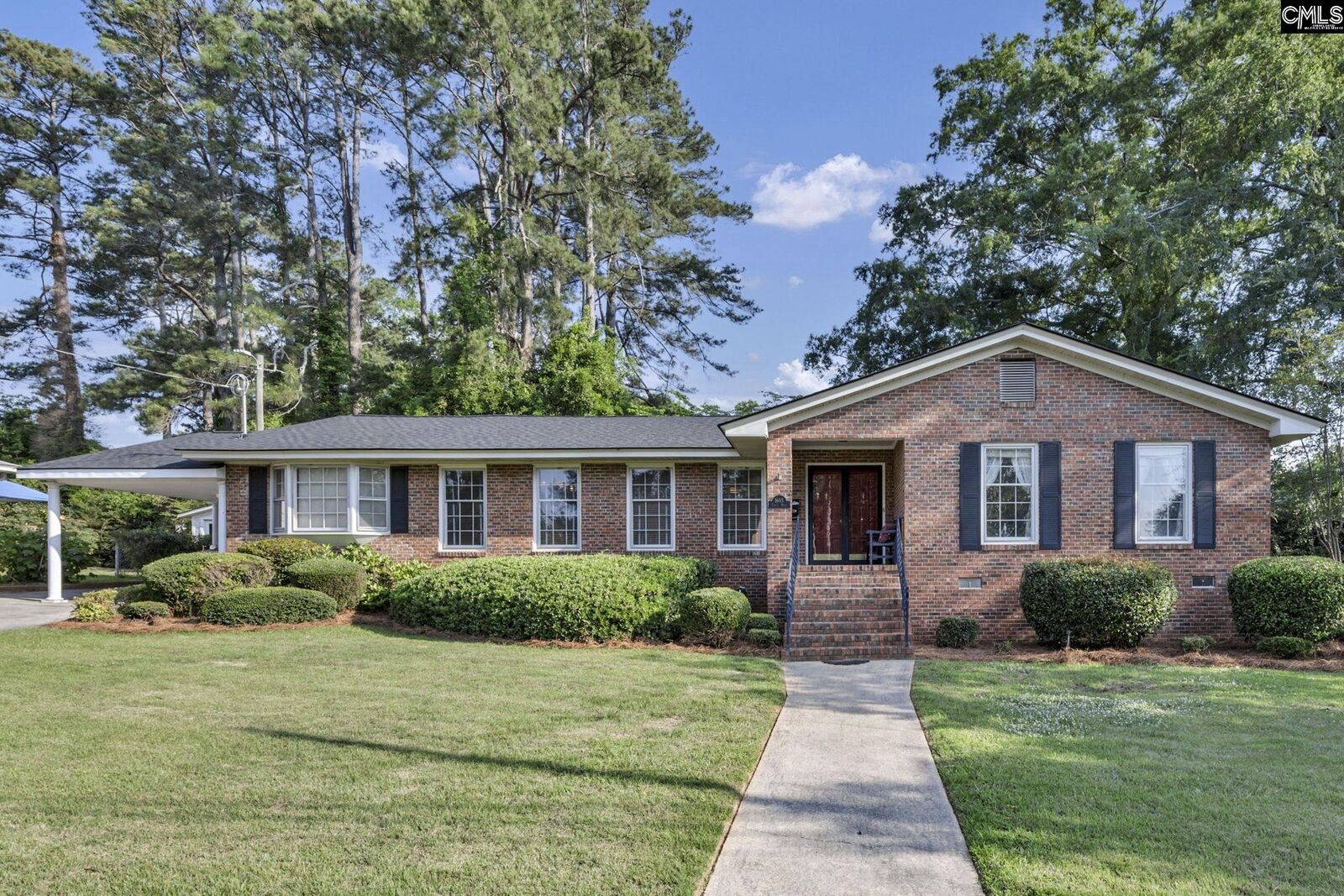 Property Photo: 1605 Circle SC 29108