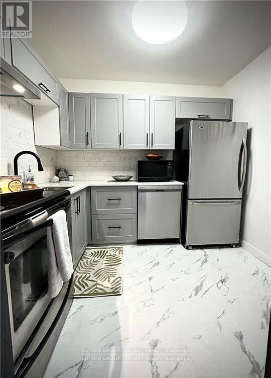 Property Photo:  563 Mornington Avenue 212  ON N5Y 4T8 