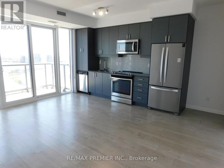 Property Photo:  7895 Jane Street 1704  ON L4K 2M7 