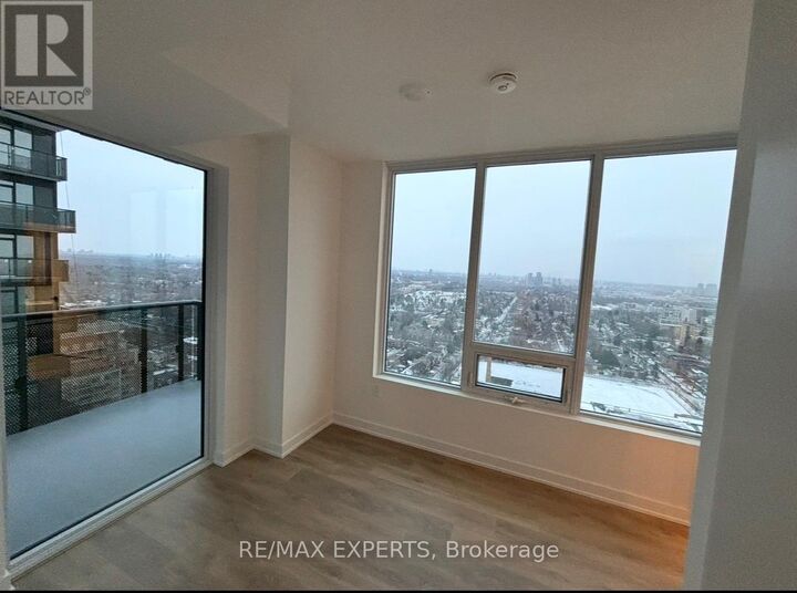 Property Photo: 127 Broadway Avenue 2809 ON M4P 1V4