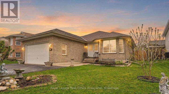 Property Photo:  190 Sheffield Street  ON N0C 1B0 