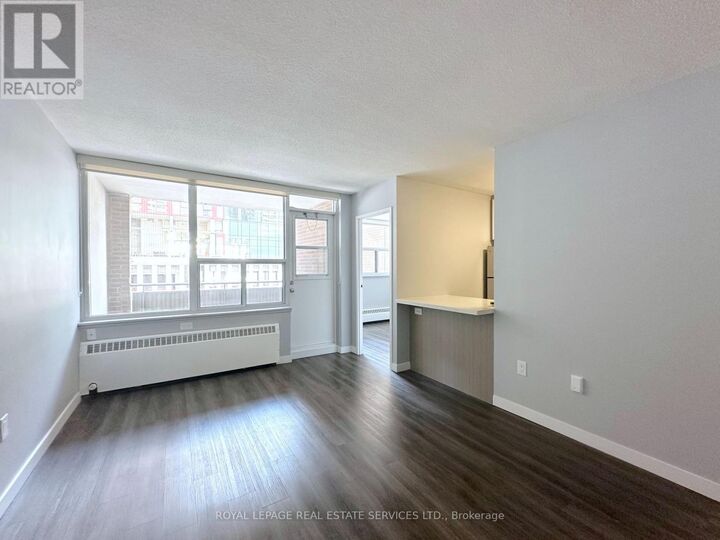 Property Photo:  255 Main Street 915  ON M4C 4X2 
