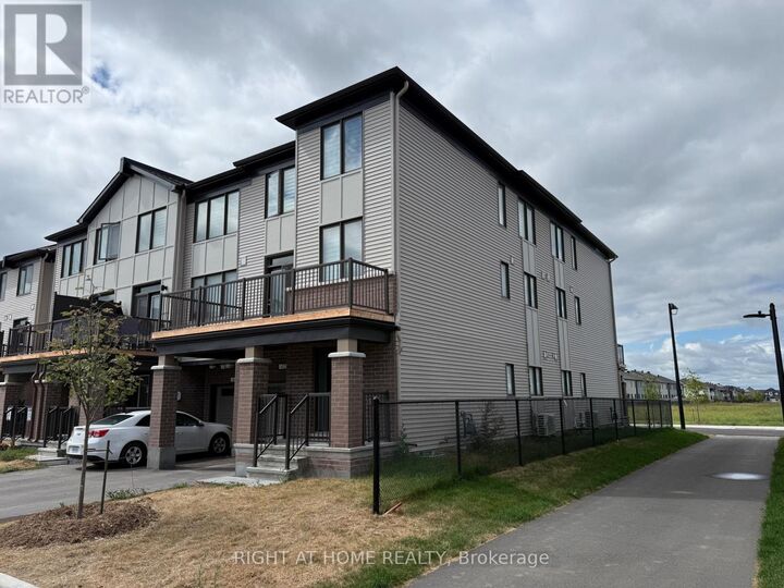 Property Photo:  42 Stitch Mews  ON K0A 2Z0 
