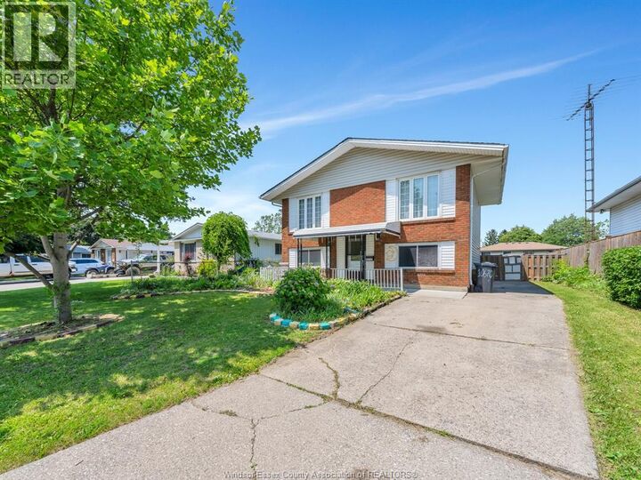 Property Photo:  10670 Lambeth Road  ON N8R 1C9 