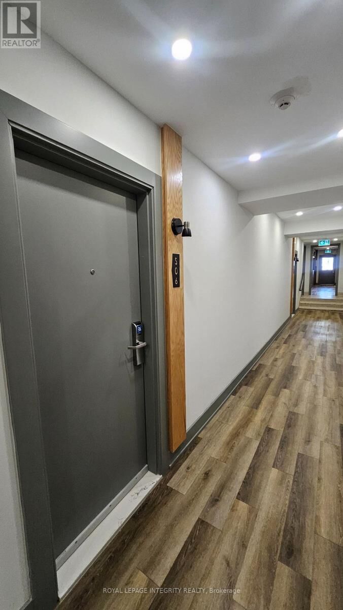 Property Photo:  61 Parent Avenue S06  ON K1N 7A7 