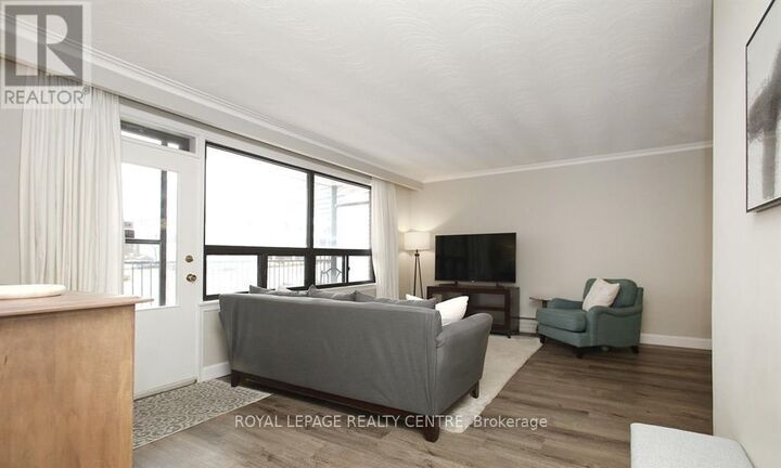 Property Photo:  339 Sheppard Avenue East 2  ON M2N 3B3 