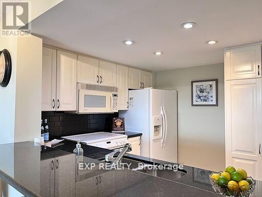 Property Photo: 725 King Street West 705 ON M5V 2W9