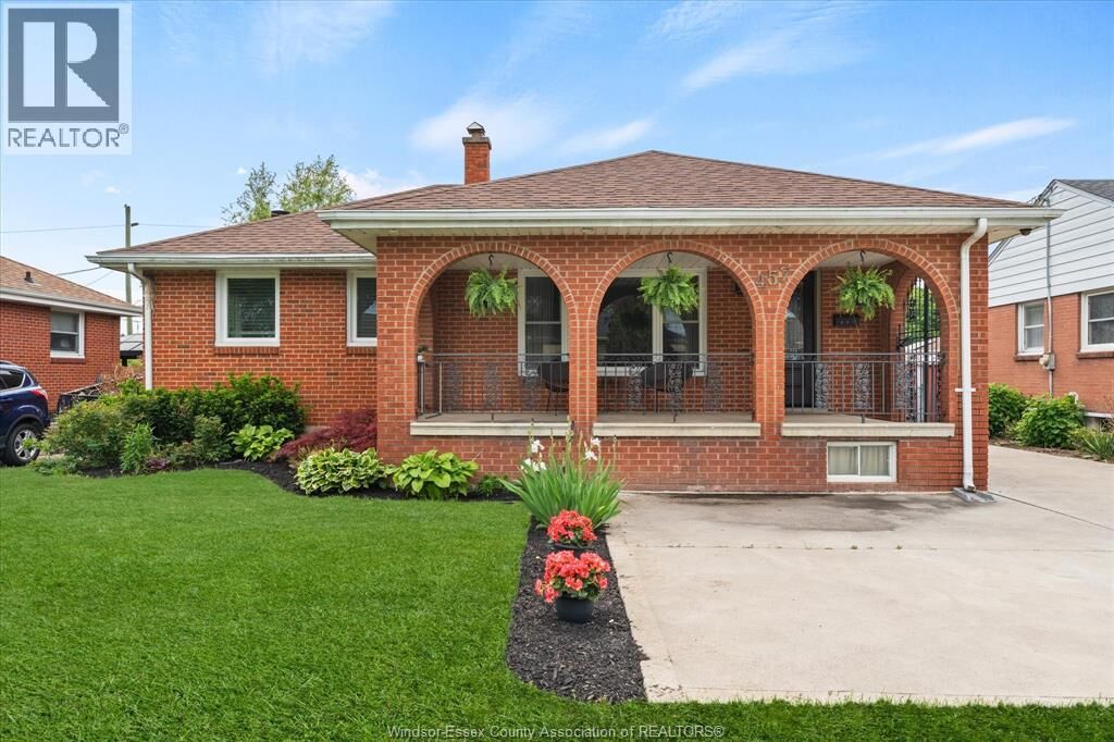 Property Photo: 457 Watson ON N8S 3S5
