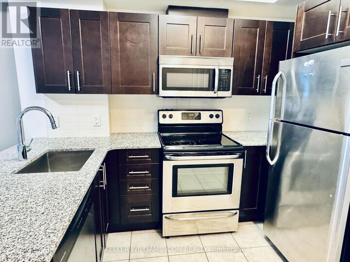 Property Photo:  242 Rideau Street 1106  ON K1N 0B7 