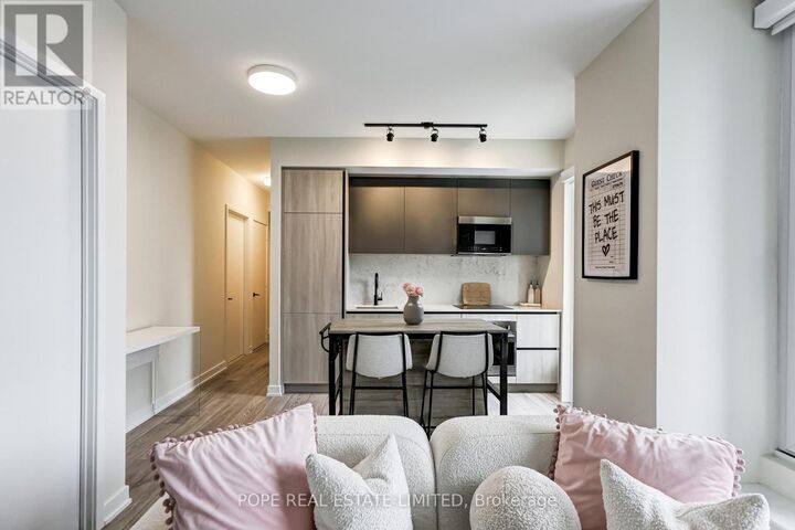 Property Photo:  108 Peter Street 1502  ON M5V 0W2 