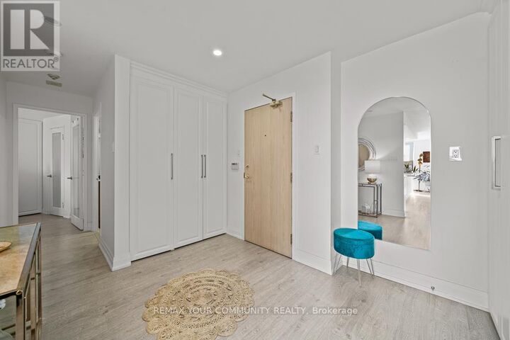 Property Photo:  20 Harding Boulevard Ph 1208  ON L4C 9S4 