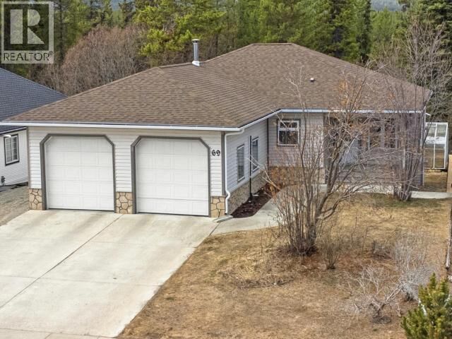 69 Finch Crescent — photo 1