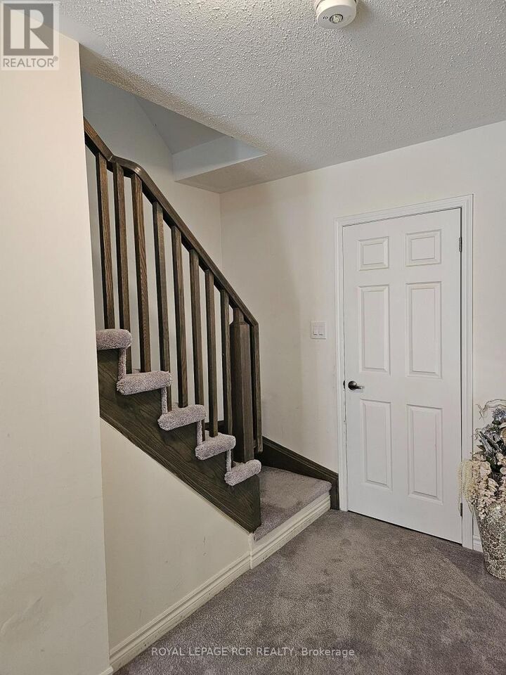 Property Photo:  22 Fusilier Drive  ON M1L 0C2 
