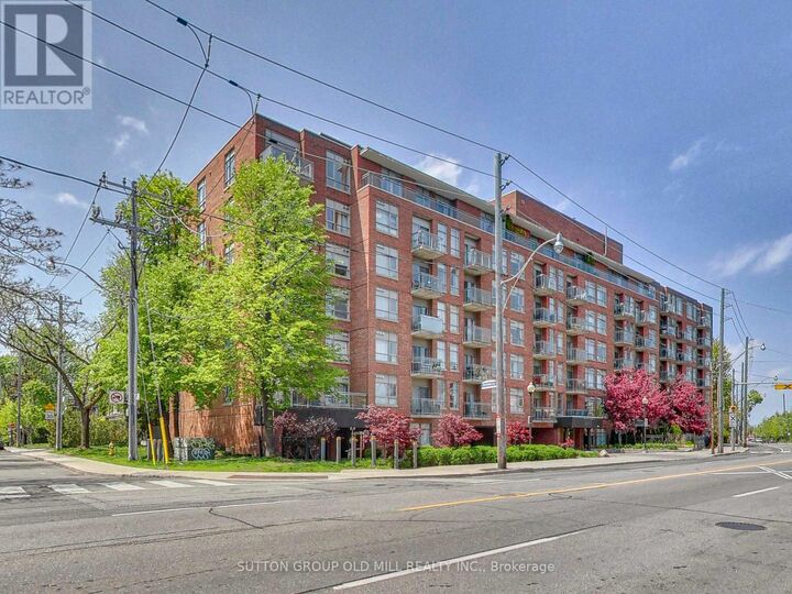 Property Photo: 2495 Dundas Street West 712 ON M6P 1X4