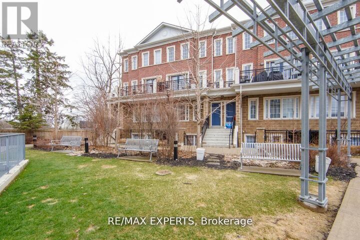 Property Photo:  26 Bruce Street C03  ON L4L 0H4 