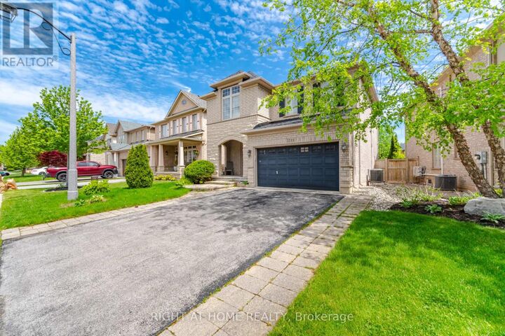 Property Photo:  2233 Littondale Lane  ON L6M 0B7 