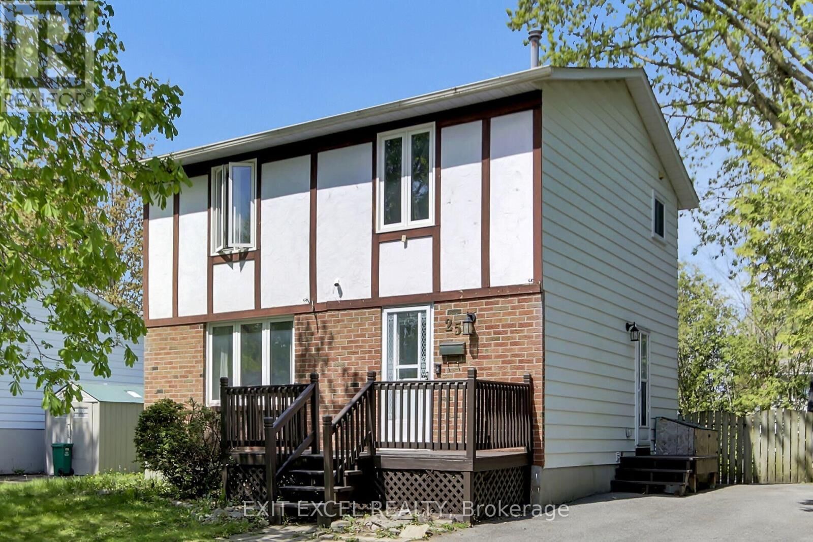 Property Photo: 25 Uxbridge Crescent ON K2L 1P6