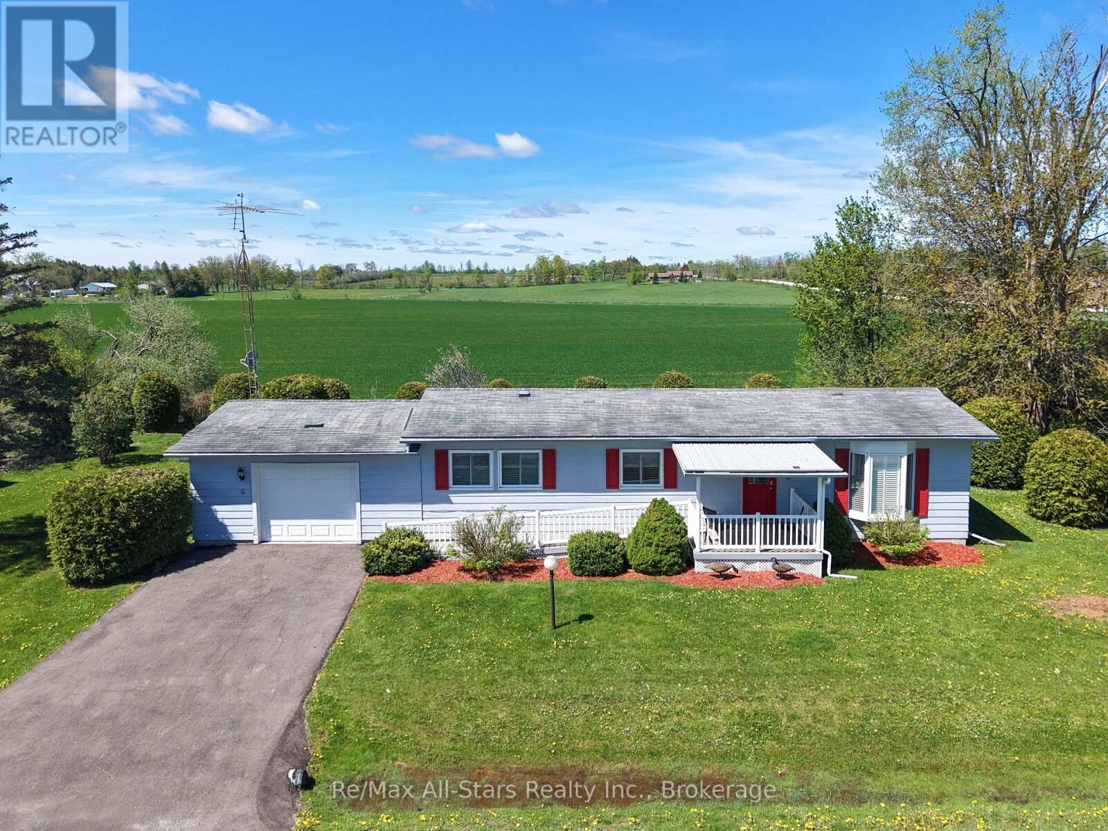 Property Photo:  6 Vista Drive  ON K9V 4R1 