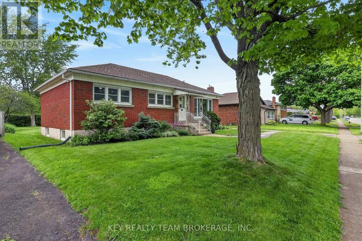 Property Photo: 188 Price Avenue ON L3C 3Y6