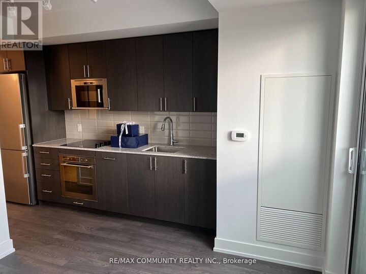 Property Photo:  2550 Simcoe Street North #903  ON L1L 0R5 