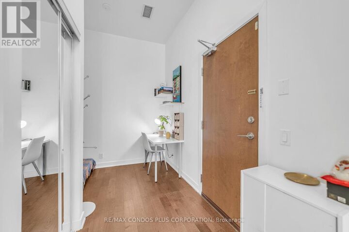 Property Photo: 2212 Lake Shore Boulevard West Ph08 ON M8V 0C2