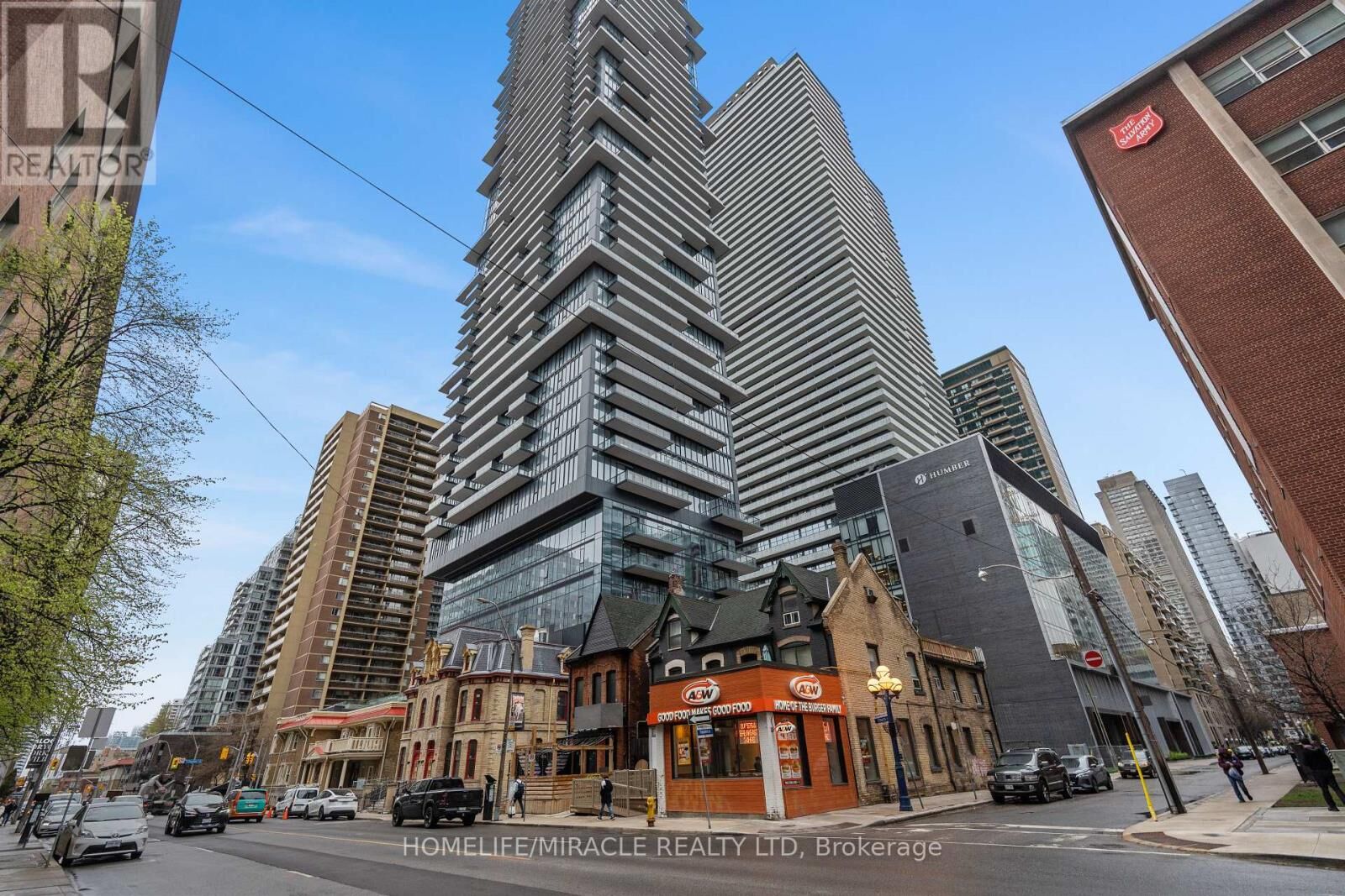 Property Photo:  634 Church Street 4101  ON M4Y 0G9 
