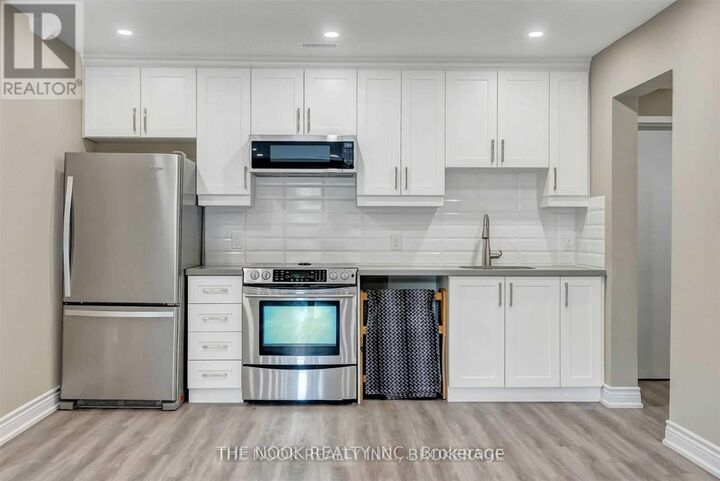 Property Photo:  138 Huntington Crescent  ON L1E 3C5 