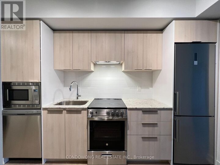 Property Photo: 501 Yonge Street 3304 ON M4Y 0G8
