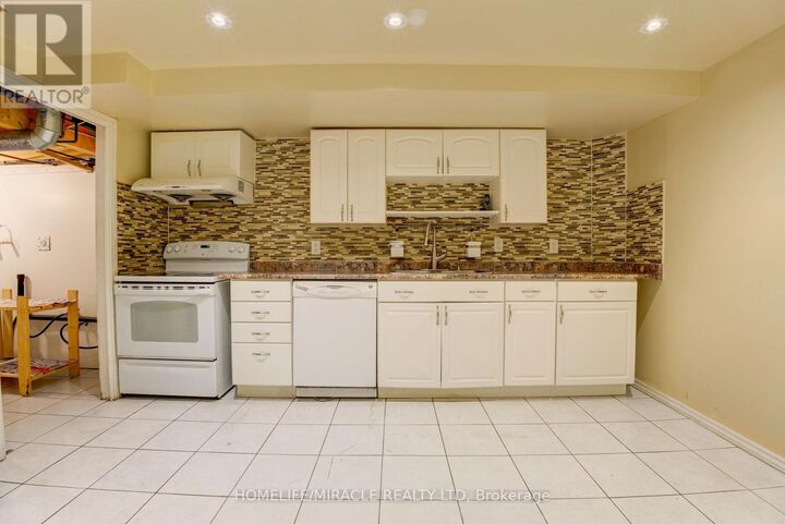 Property Photo: 5921 Summerside Drive ON L5M 6K9