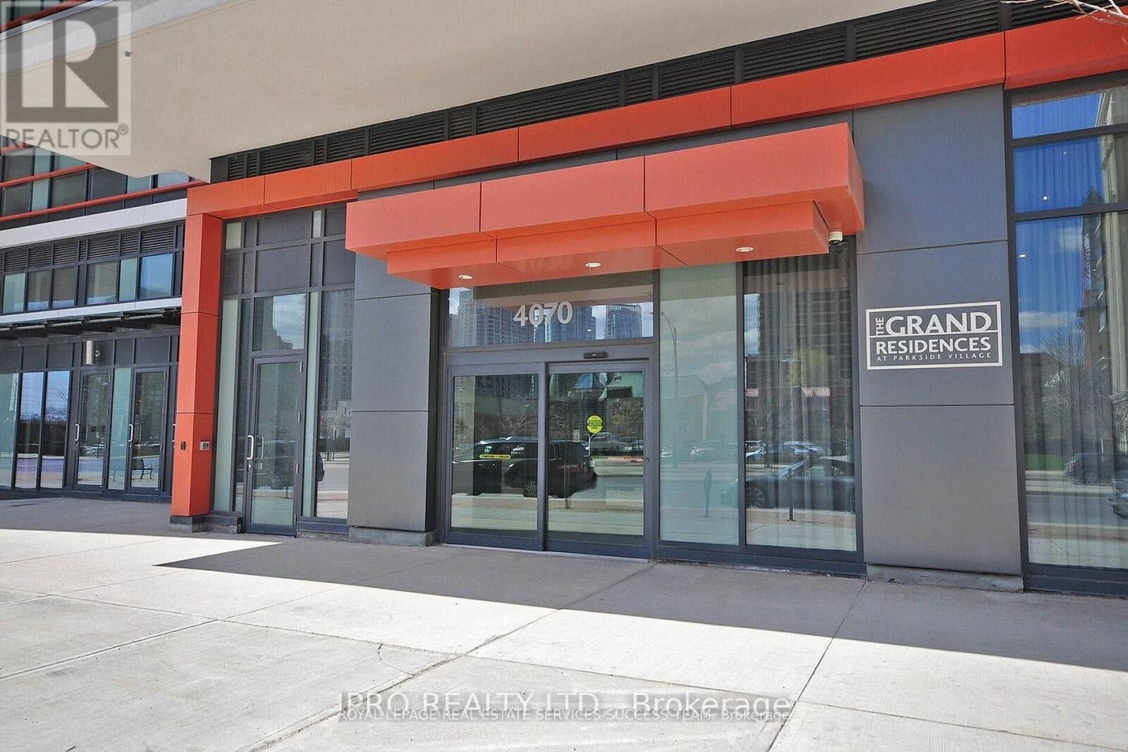 Property Photo: 4070 Confederation Parkway 3009 ON L5B 0E9