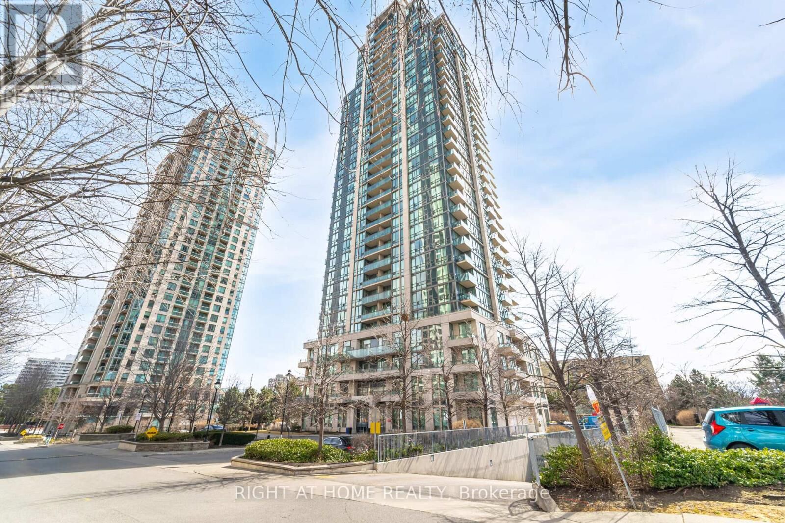 Property Photo:  3515 Kariya Drive 803  ON L5B 0C1 