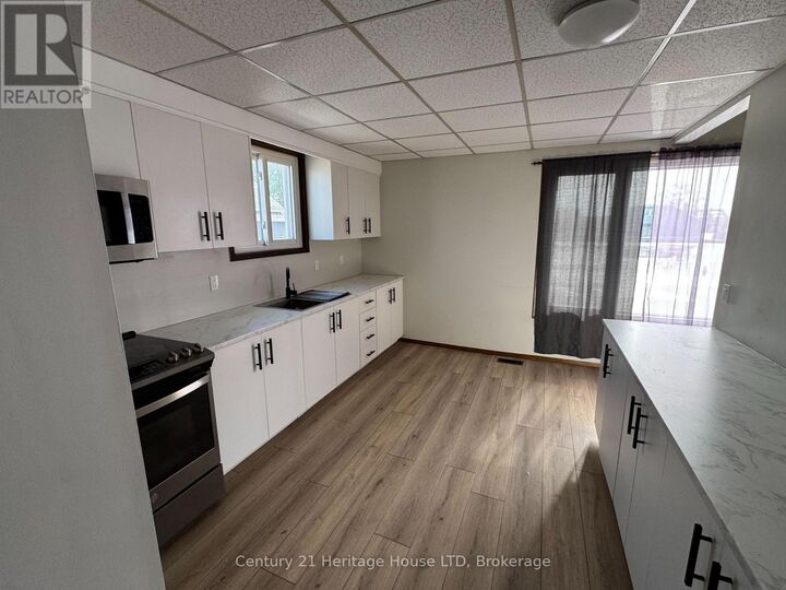 Property Photo:  7 Klauck Street 1  ON L2A 3P2 