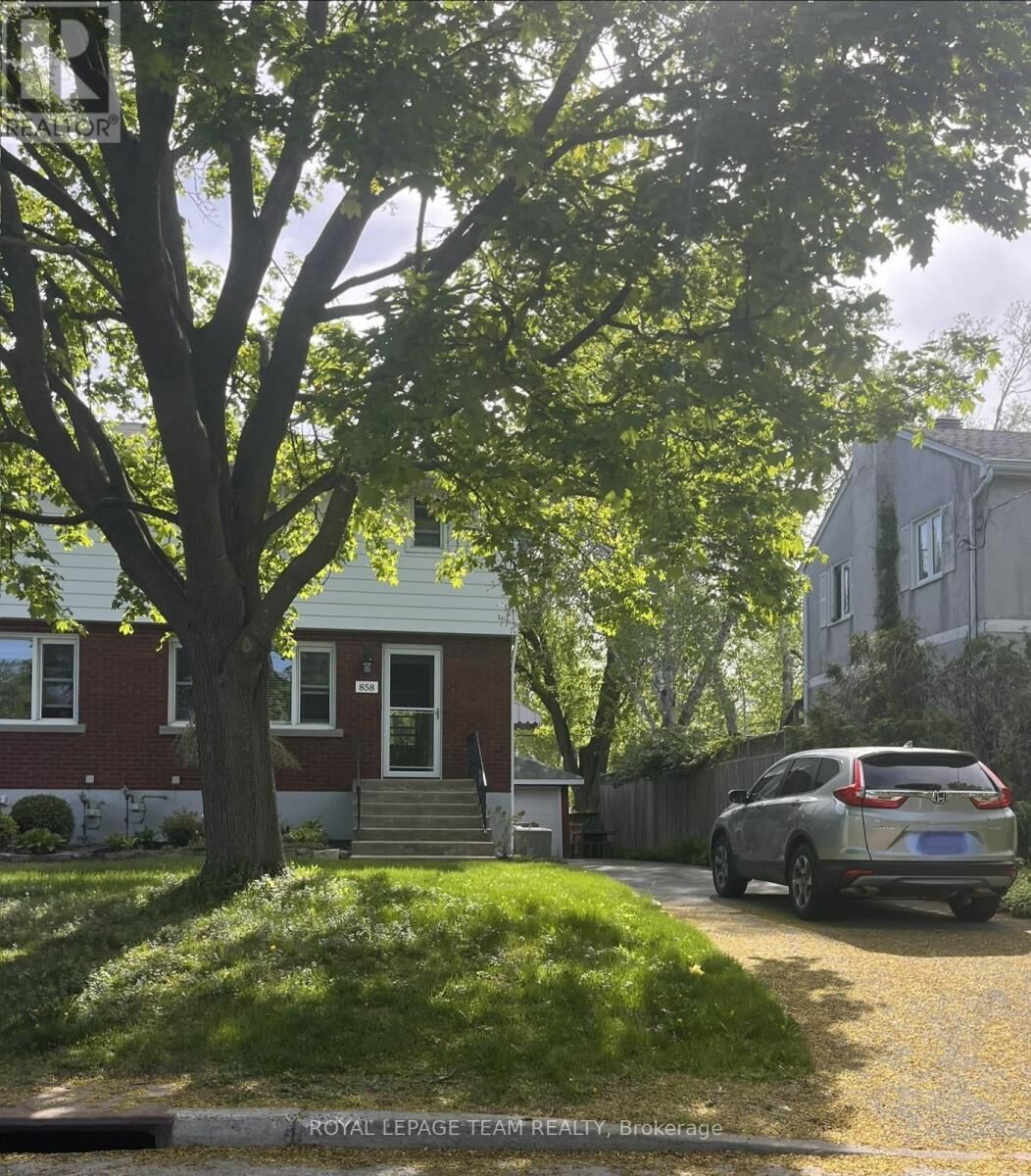 Property Photo:  858 Riddell Avenue North  ON K2A 2V9 