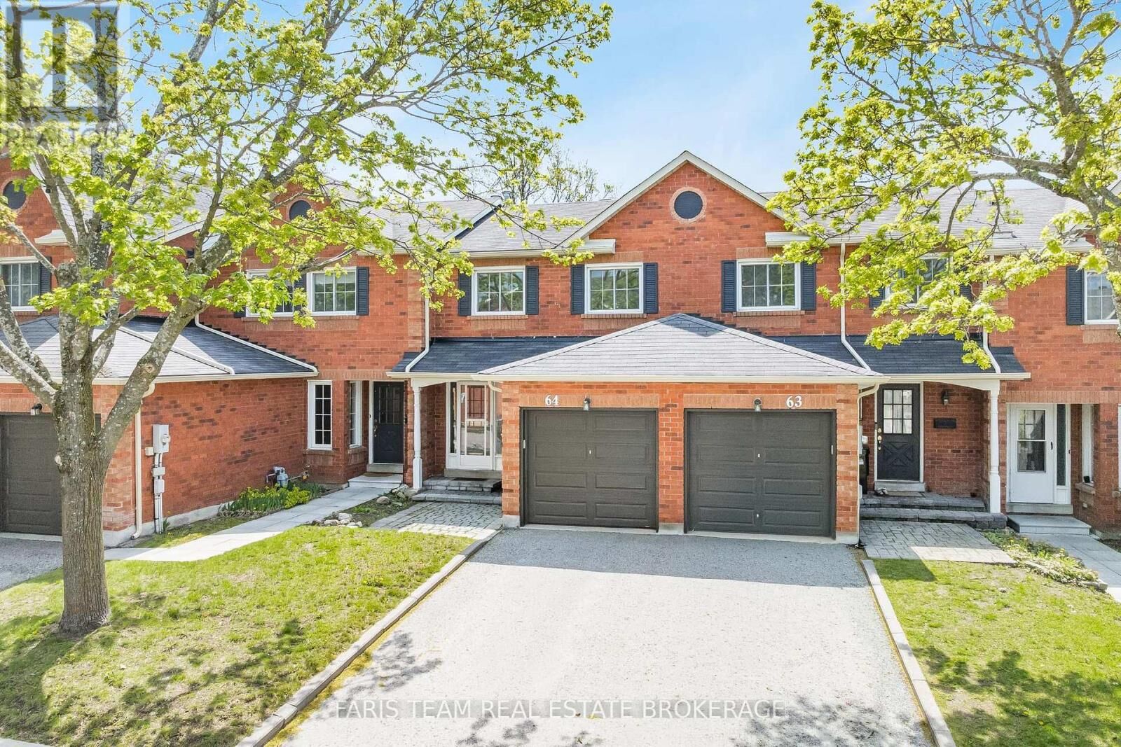 Property Photo:  165 Kozlov Street 64  ON L4N 7M7 