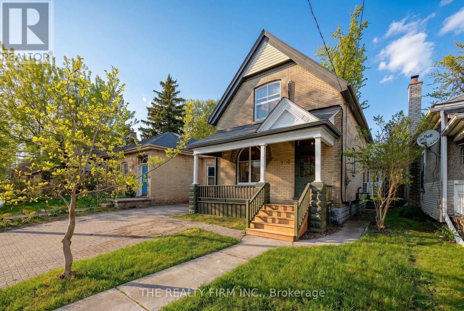 Property Photo: 908 Dufferin Avenue ON N5W 3K2