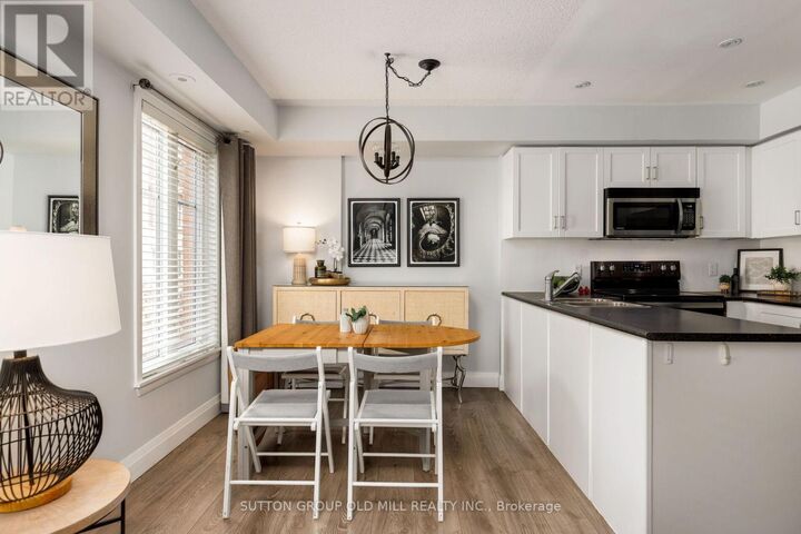 Property Photo:  46 Western Battery Road 809  ON M6K 3P1 