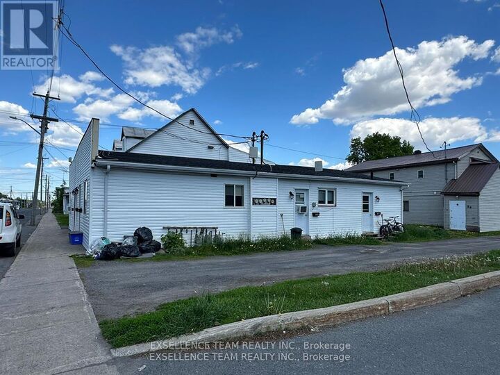 Property Photo: 28 Lochiel Road ON K0C 1A0