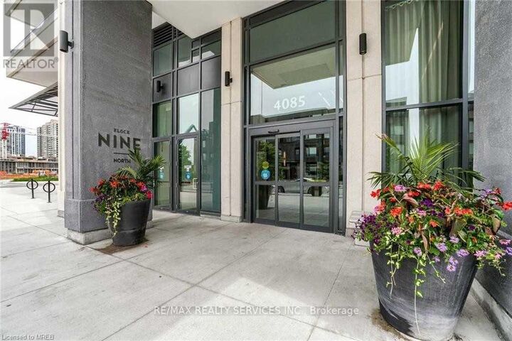 Property Photo:  4085 Parkside Village Drive 1005  ON L5B 0K9 
