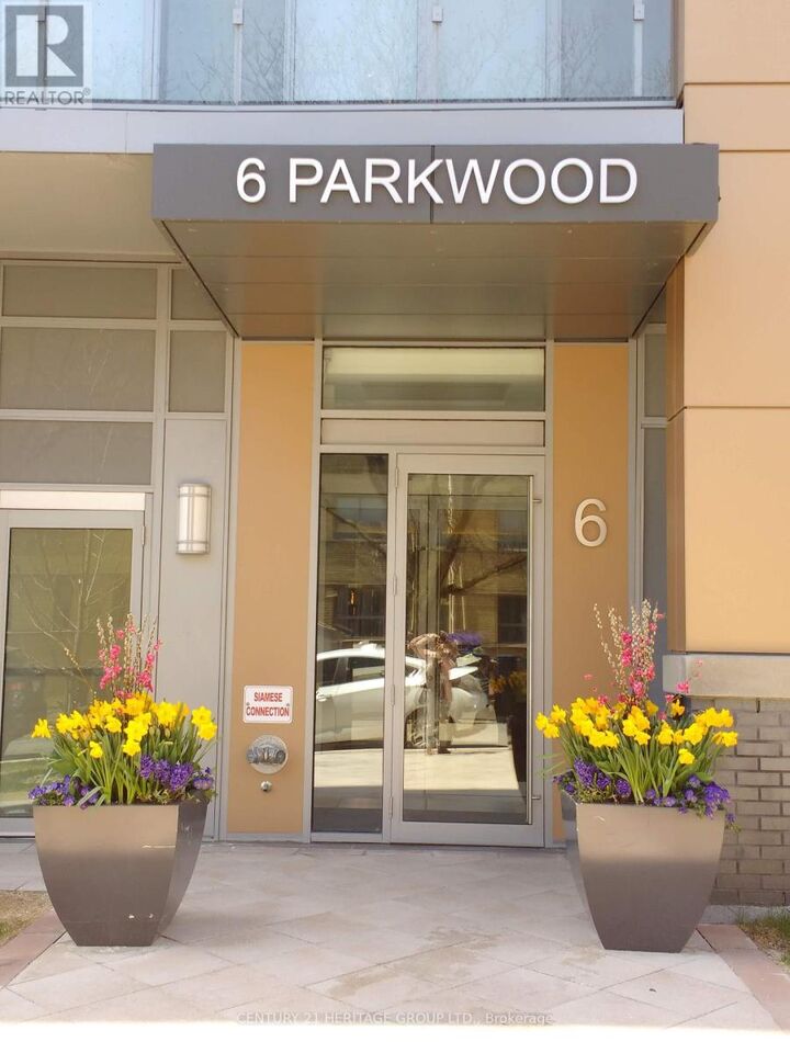 Property Photo:  6 Parkwood Avenue 512  ON M4V 0V3 